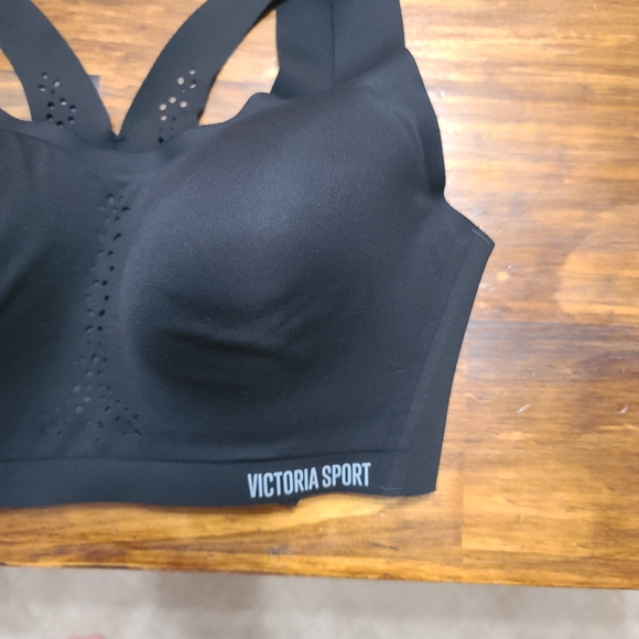 Victoria's Secret Sports Bra - Picture 4 of 8